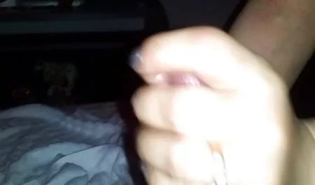 Dua nonton video bokep online wanita Jerman dewasa memuaskan pria tua berambut abu-abu