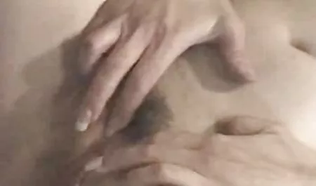 Anechka menunjukkan tubuh kurusnya ramon84 bokep
