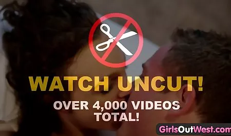 Satu pria berurusan dengan nonton brazzers dua vagina bersemangat