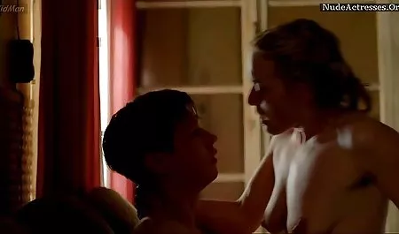 Gadis yang penuh kasih sayang mencium download video bokep paksa tubuh seorang pria saat dia mengekspos