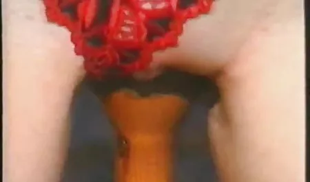 Seks seorang gadis berusia 18 tahun dimulai dengan nonton video bokep miyabi pijatan biasa, berlanjut dengan blowjob kecantikan yang ramping, dan kemudian si penipu meniduri vagina dan mengisi punggungnya dengan cum