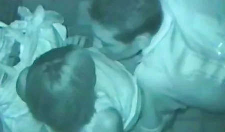 Pria itu video bokep download memberikan pijatan erotis pada si rambut coklat dan pada saat yang sama meniduri vaginanya