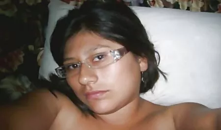 Dia tidak malu dengan begitu banyak coretan dan tahu apa yang harus dilakukan dengan mereka. Pelacur dewasa mengambil video bokep bercerita mereka melalui mulut dan memberi mereka blowjob
