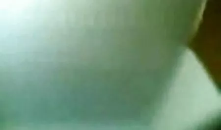 Jalang muda bokep mom durasi panjang menunjukkan vaginanya di celana