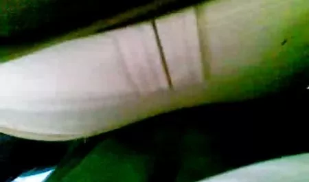 Nigga menumbuhkan bokep barat ibu tiri penisnya dan cums