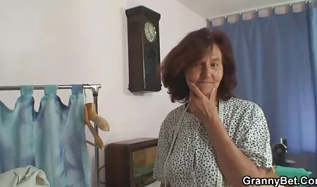 Manis, pelacur muda memuja seks yang penuh kasih sayang, indah dengan seorang teman muda. Dia bokep versi panjang memberinya blowjob, sangat bersemangat dari ayam kerasnya di mulutnya. Vaginanya sangat basah dan elastis, dan seks sangat lembut