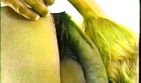 Brunette panas ingin memberikan blowjob kepada download bokep mudah pacarnya dan melepas telepon