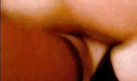 Jalang dengan rambut putih suka membelai vaginanya dengan gravitasi nonton bokep gratis yang mengesankan