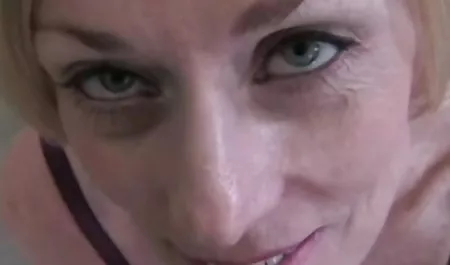 Gadis Jerman waptrick video bokep di stoking meniduri dirinya dildo