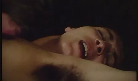 Ibu pirang di stoking hitam meniduri dirinya download video bokep tanpa sensor sendiri dengan jari dan menggigit payudara besar pacarnya yang muda
