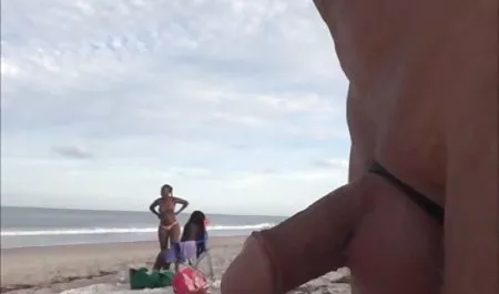 Pirang dewasa dalam celana ketat yang berbeda download video bokep barat membelai tubuhnya