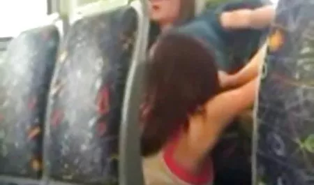 Seorang pria meniduri temannya dengan aplikasi bokep hd keras